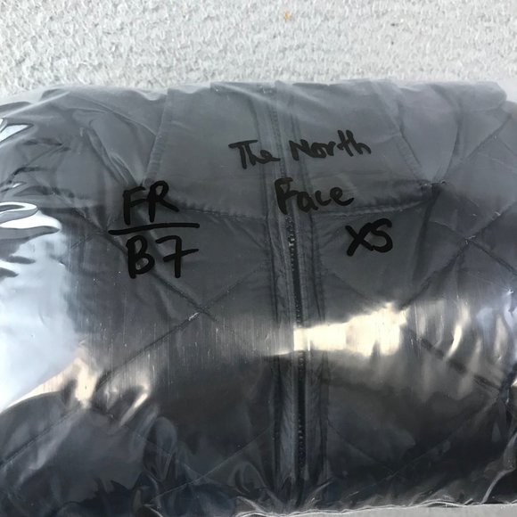 THE NORTH FACE BLACK 550 DOWN QUILTED PUFFER JACKET SIZE XS - Picture 7 of 7